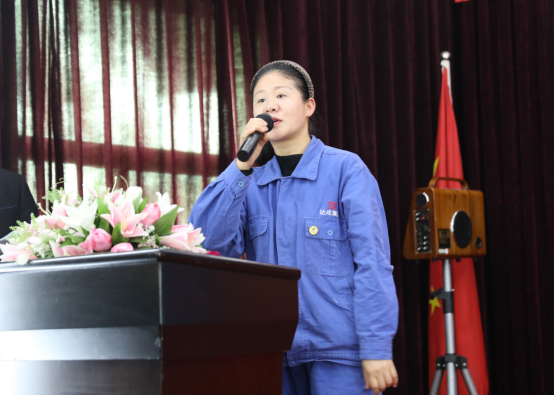 1651822374497365.png 江西達成工業集團有限公司2022年度勞動模范表彰大會667.png